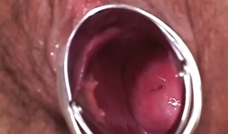 மாற்றான்மகள் ஒரு மேஜை மீது செக்ஸ் குறும்பு