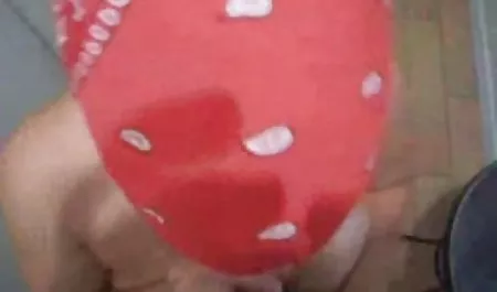 ஜெனிபர் செக்ஸ் ஆடைகளை மற்றும் சூசன்